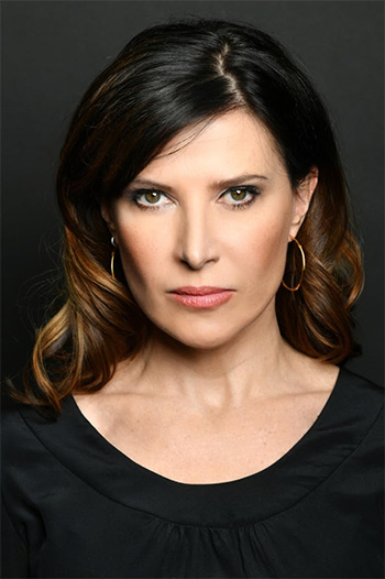 Ronni Ancona chairs one of the sessions at the 2025 Chiswick Book Festival